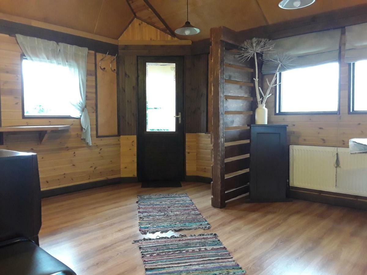 Alejas Namins Villa Jurgi Екстериор снимка
